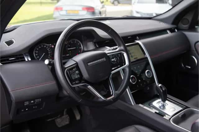 Land Rover Discovery Sport (2022) thumbnail 5