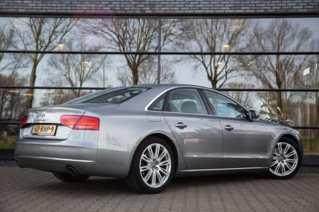 Audi A8 (2011) thumbnail 2