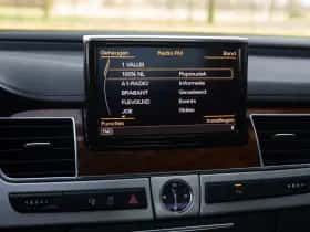 Audi A8 (2010) thumbnail 14