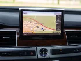 Audi A8 (2010) thumbnail 17