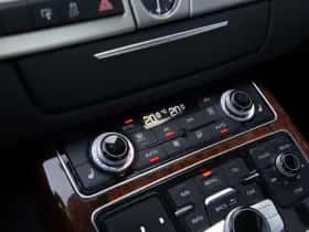 Audi A8 (2010) thumbnail 20