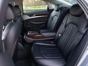 Audi A8 (2010) thumbnail 10