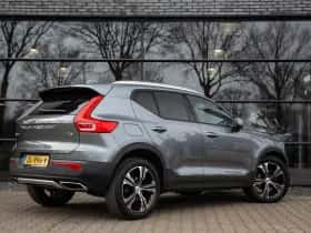 Volvo XC40 (2018) thumbnail 2
