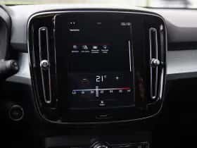 Volvo XC40 (2018) thumbnail 16
