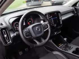 Volvo XC40 (2018) thumbnail 4