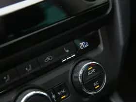 Škoda Octavia (2015) thumbnail 18