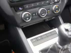 Škoda Octavia (2015) thumbnail 19