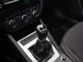 Škoda Octavia (2015) thumbnail 6