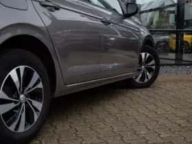 Volkswagen Polo (2017) thumbnail 3