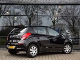 Hyundai i20 (2012) thumbnail 2