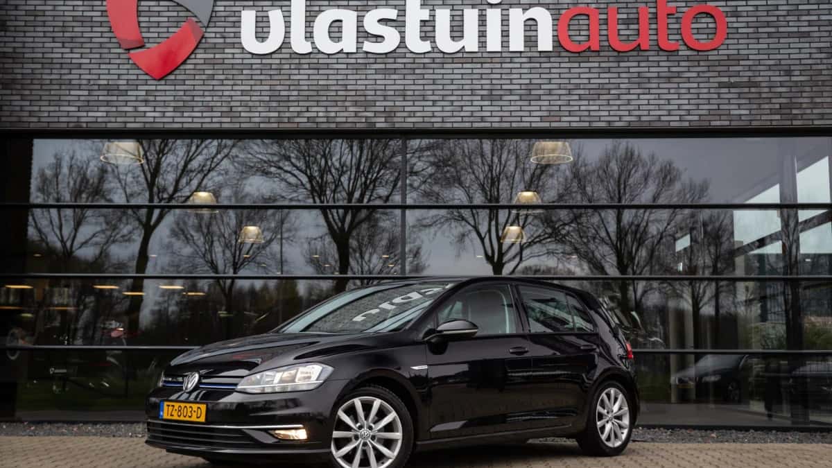 Volkswagen Golf (2018) — foto 1