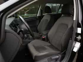 Volkswagen Golf (2018) thumbnail 3