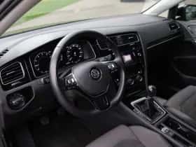 Volkswagen Golf (2018) thumbnail 4