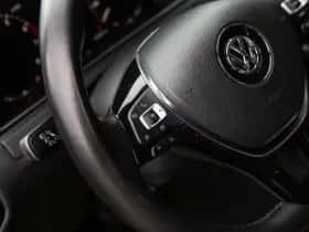 Volkswagen Golf (2018) thumbnail 5