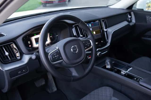 Volvo XC60 (2023) thumbnail 5