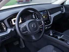 Volvo XC60 (2023) thumbnail 5
