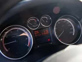 Peugeot 308 (2011) thumbnail 5