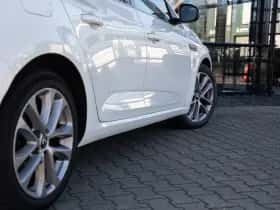 Renault Mégane (2018) thumbnail 9