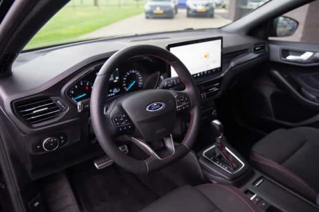 Ford Focus (2023) thumbnail 4