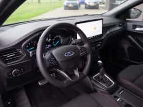Ford Focus (2022) thumbnail 4