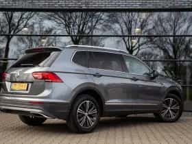 Volkswagen Tiguan (2017) thumbnail 2