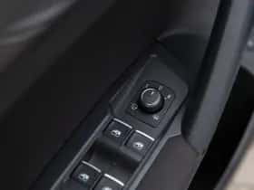 Volkswagen Tiguan (2017) thumbnail 23