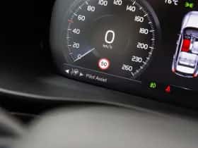 Volvo XC40 thumbnail 12