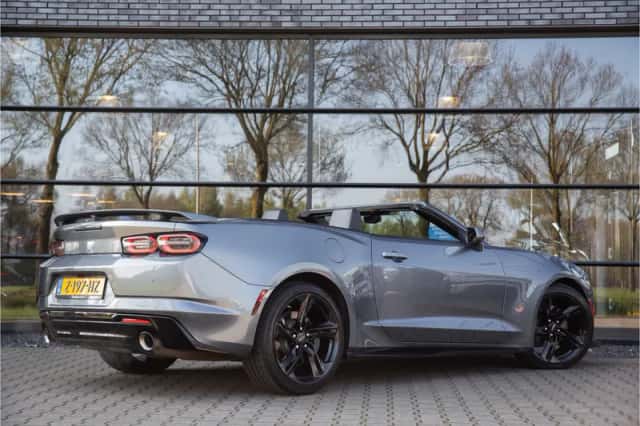 Chevrolet Camaro Convertible (2019) thumbnail 2