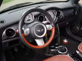 MINI Cabrio (2006) thumbnail 4