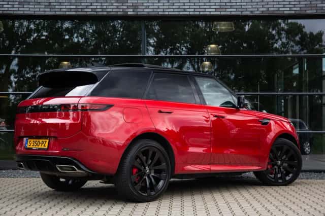 Land Rover Range Rover Sport (2023) thumbnail 2