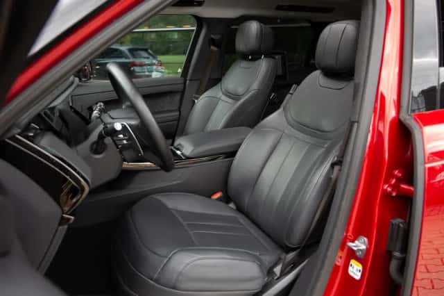 Land Rover Range Rover Sport (2023) thumbnail 4