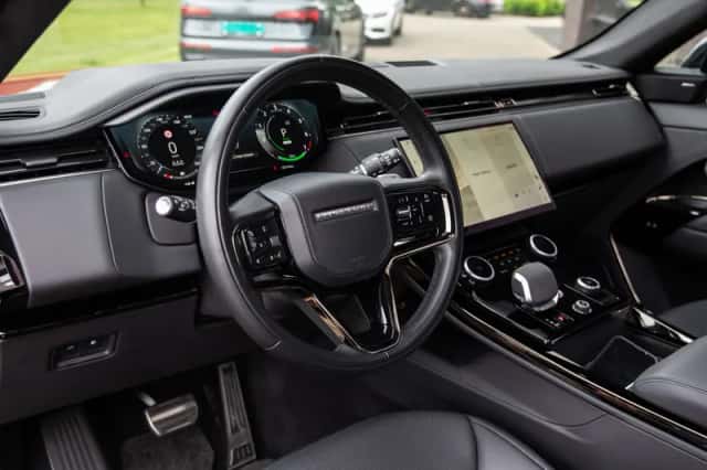 Land Rover Range Rover Sport (2023) thumbnail 5