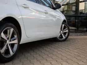 Peugeot 308 (2014) thumbnail 9