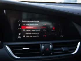 Alfa Romeo Giulia (2020) thumbnail 15