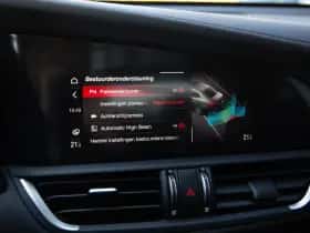 Alfa Romeo Giulia (2020) thumbnail 16