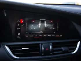 Alfa Romeo Giulia (2020) thumbnail 17