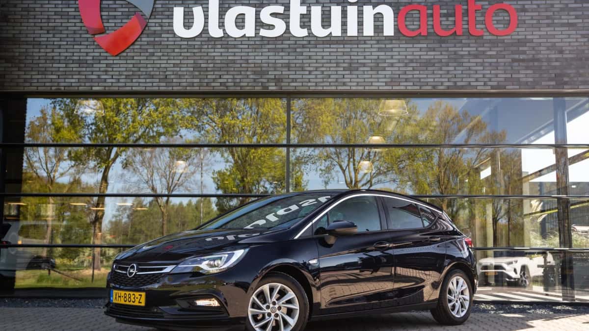 Opel Astra (2015) — foto 1