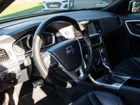 Volvo V60 (2017) thumbnail 5