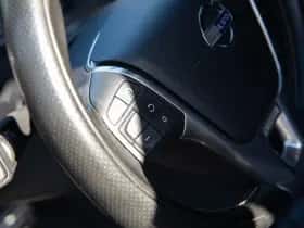 Volvo V60 (2017) thumbnail 10