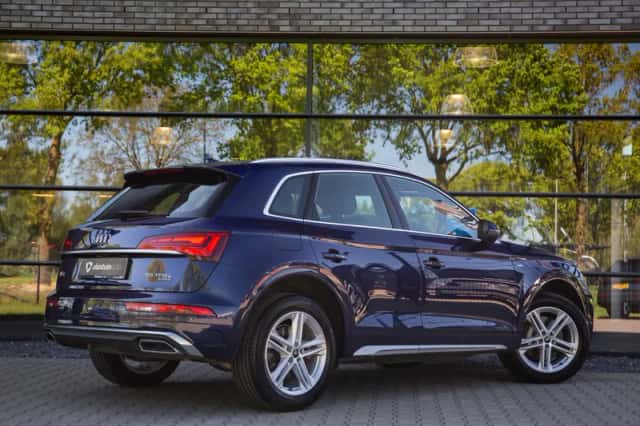 Audi Q5 (2023) thumbnail 2