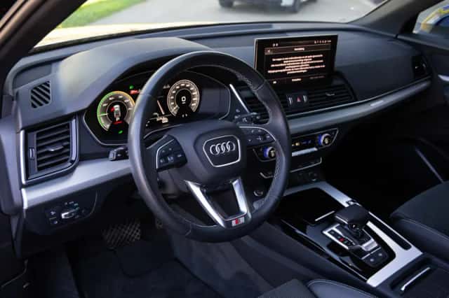 Audi Q5 (2023) thumbnail 4