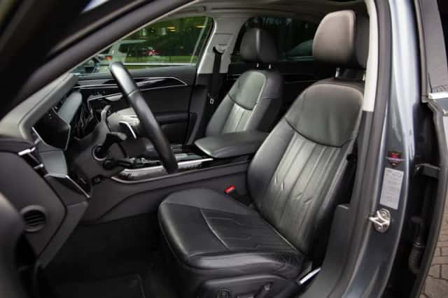 Audi A8 (2021) thumbnail 4