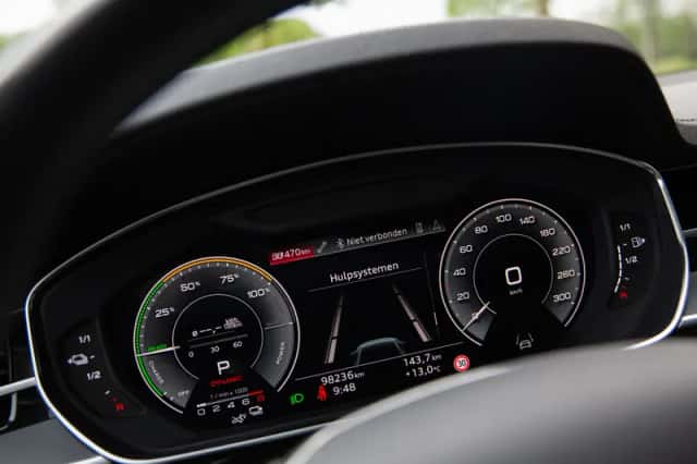 Audi A8 (2021) thumbnail 6