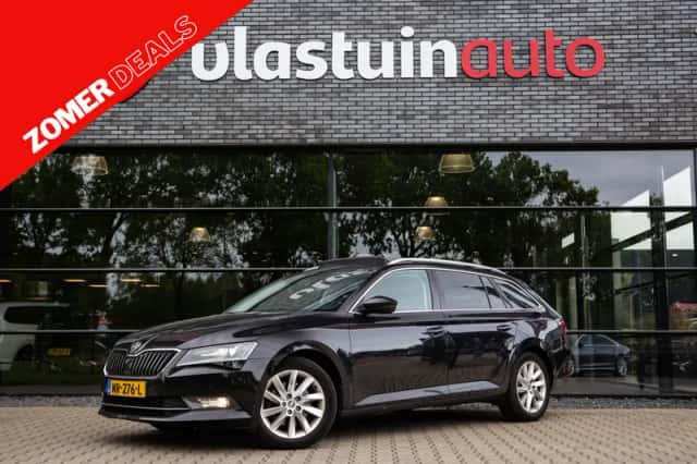 Škoda Superb (2017) thumbnail 1