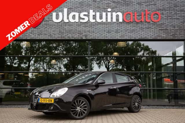 Alfa Romeo Giulietta (2012) thumbnail 1