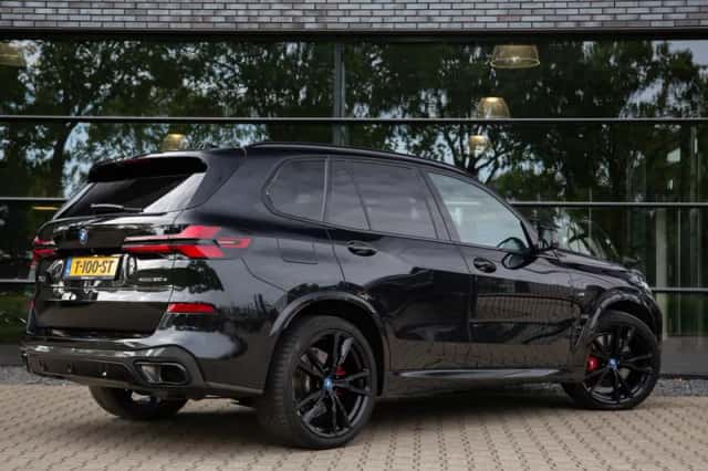 BMW X5 (2023) thumbnail 2