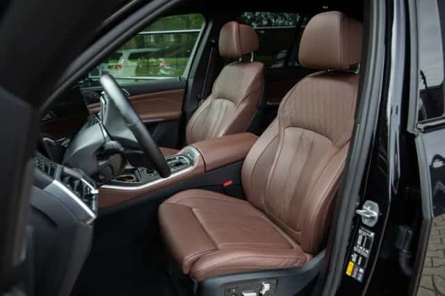BMW X5 (2023) thumbnail 4