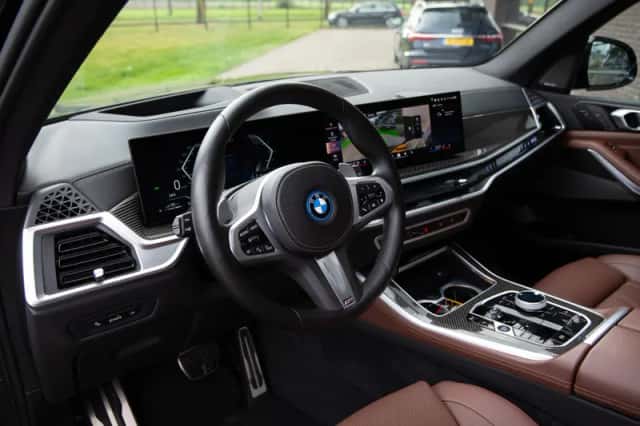 BMW X5 (2023) thumbnail 5