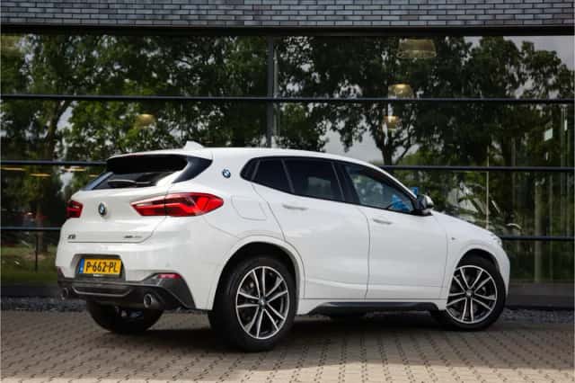 BMW X2 (2018) thumbnail 2