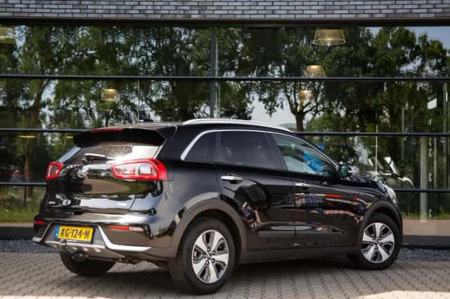 Kia Niro (2017) thumbnail 2